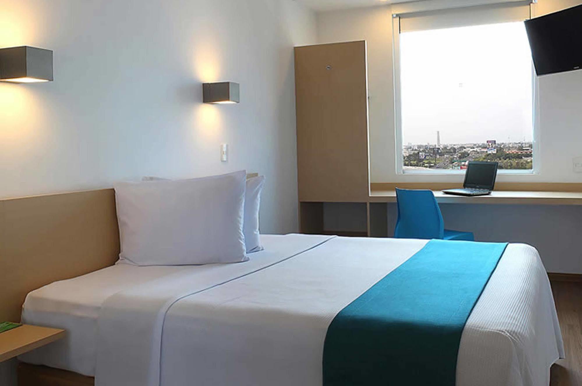 One Ciudad De Mexico Patriotismo Hotel Bagian luar foto