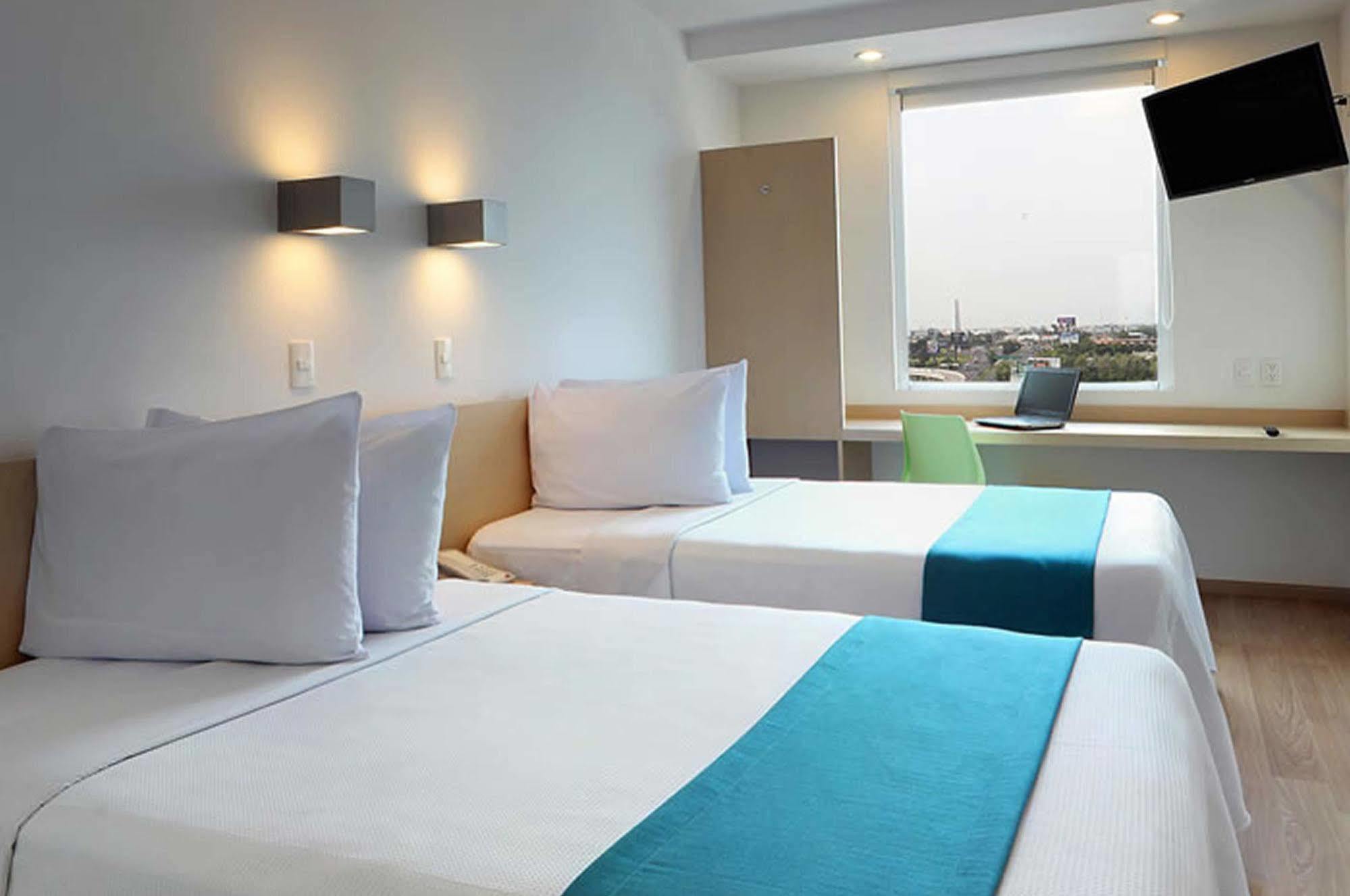 One Ciudad De Mexico Patriotismo Hotel Bagian luar foto